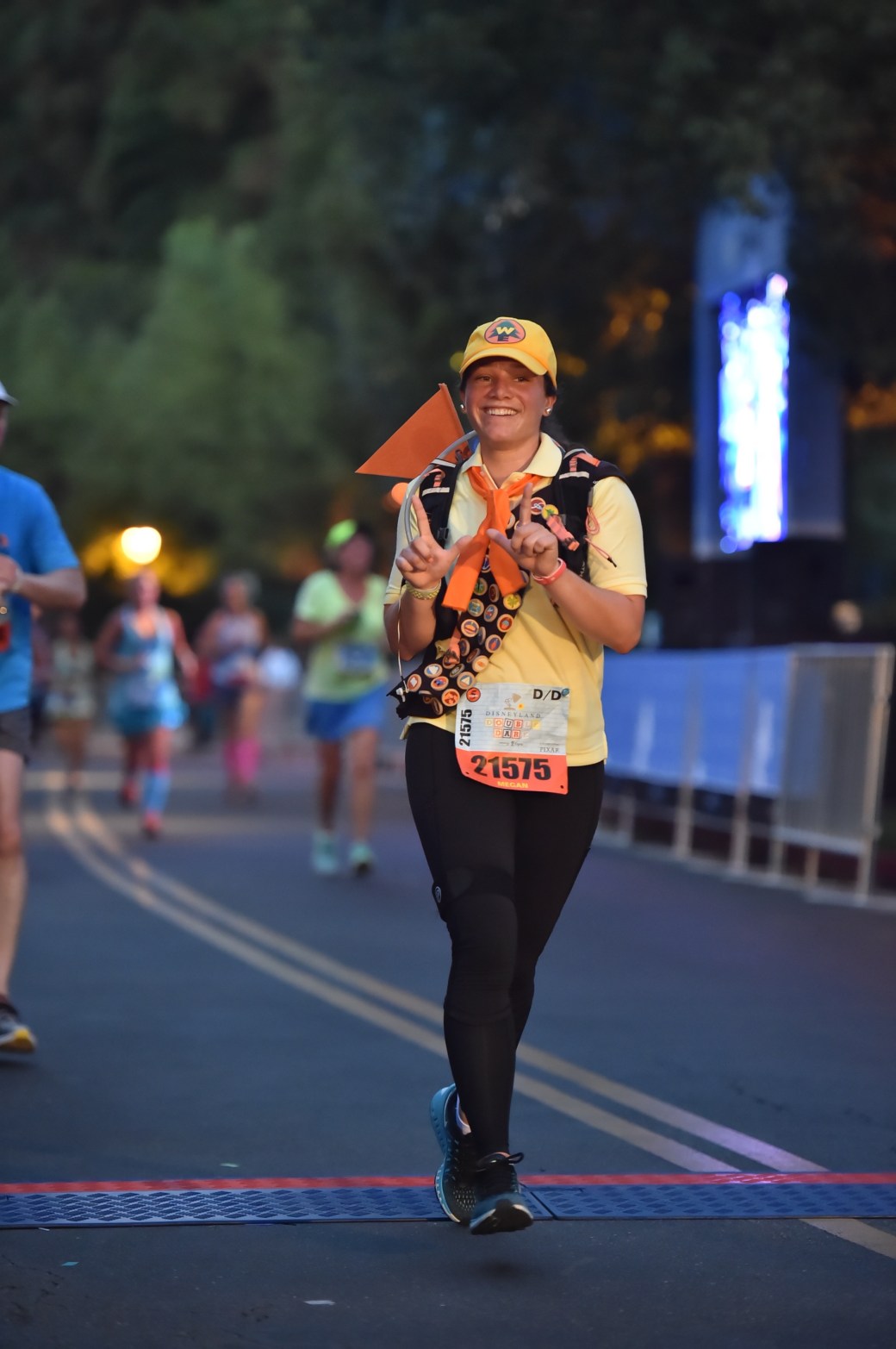 RUNDISNEY_DLRMARAFINISHLINE3_20170902_8092687151